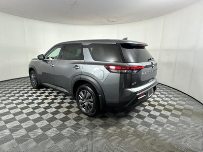 2024 Nissan Pathfinder S