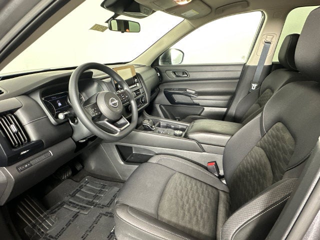 2024 Nissan Pathfinder S