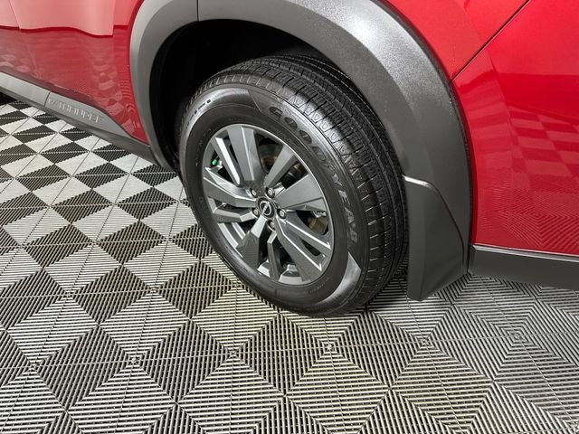 2023 Nissan Pathfinder SV Black Appearance Package