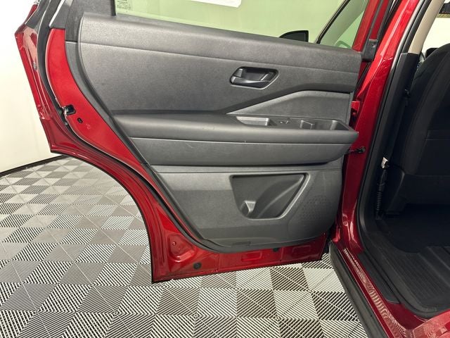 2023 Nissan Pathfinder SV Black Appearance Package