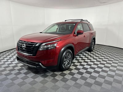 2023 Nissan Pathfinder SV Black Appearance Package