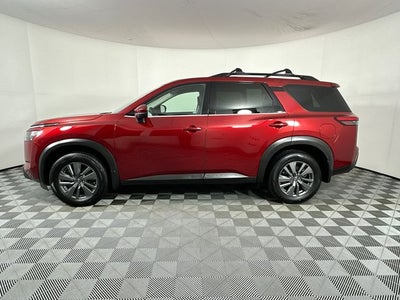 2023 Nissan Pathfinder SV Black Appearance Package
