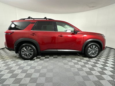 2023 Nissan Pathfinder SV Black Appearance Package