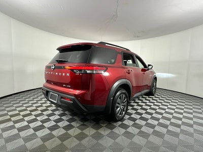 2024 Nissan Pathfinder SV