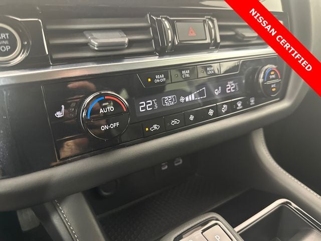 2023 Nissan Pathfinder SV Black Package