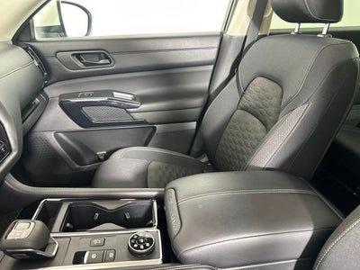 2023 Nissan Pathfinder SV Premium Package