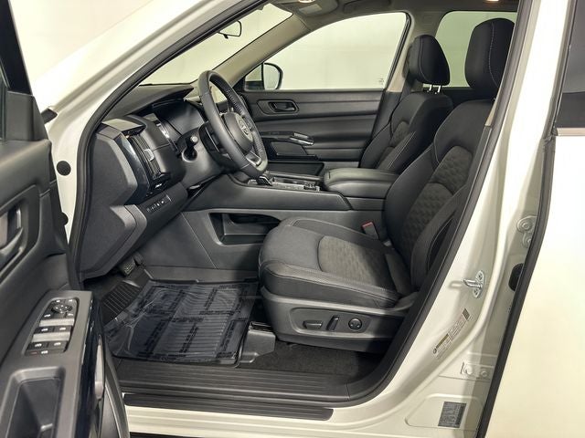 2023 Nissan Pathfinder SV Premium Package