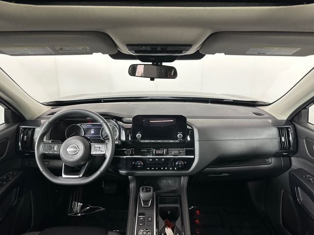 2023 Nissan Pathfinder SV Premium Package