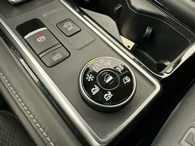 2023 Nissan Pathfinder SV Premium Package