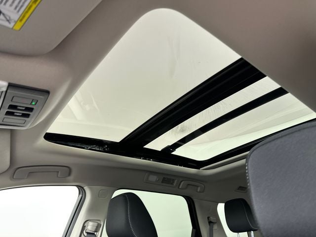 2023 Nissan Pathfinder SV Premium Package