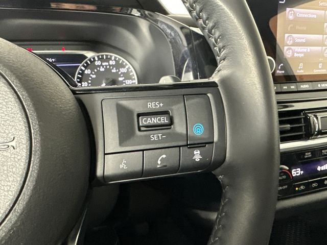 2023 Nissan Pathfinder SV Premium Package