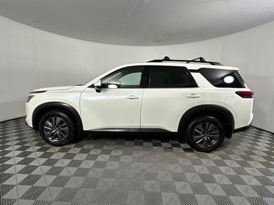 2023 Nissan Pathfinder SV Premium Package