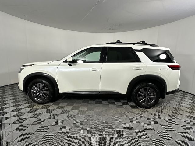 2023 Nissan Pathfinder SV Premium Package