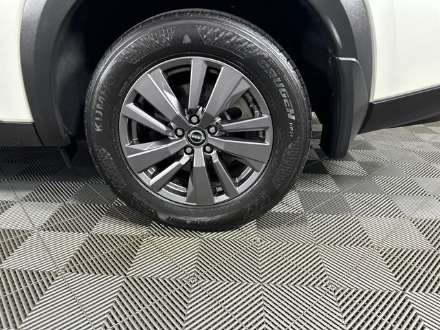 2023 Nissan Pathfinder SV Premium Package
