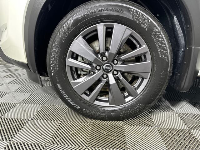 2023 Nissan Pathfinder SV Premium Package
