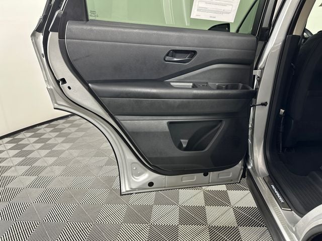 2023 Nissan Pathfinder SV Premium Package