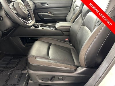 2023 Nissan Pathfinder SL
