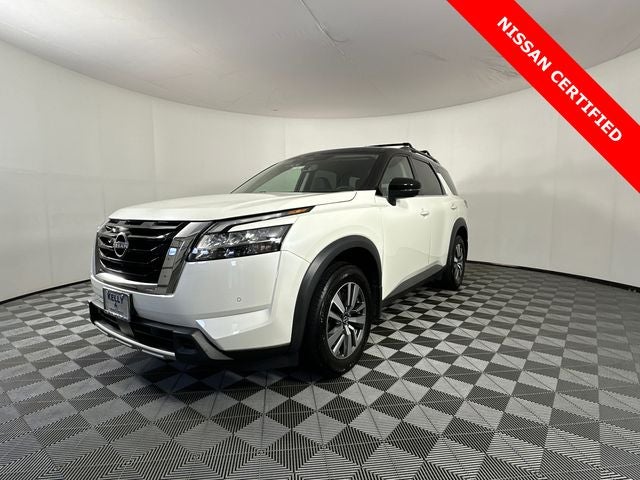 2023 Nissan Pathfinder SL