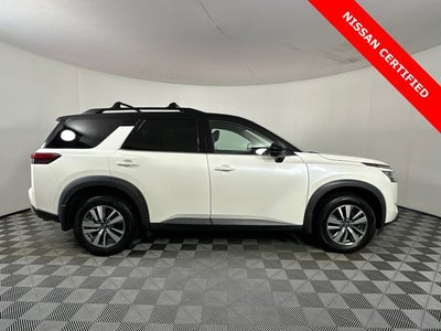 2023 Nissan Pathfinder SL