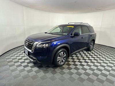 2023 Nissan Pathfinder SL