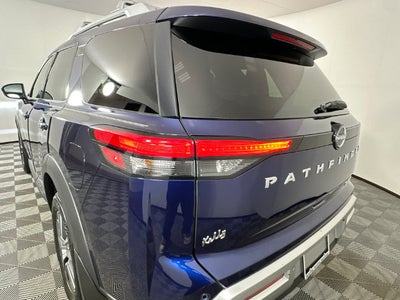 2024 Nissan Pathfinder SL