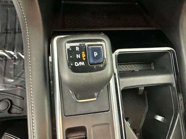 2022 Nissan Pathfinder SL Premium Package