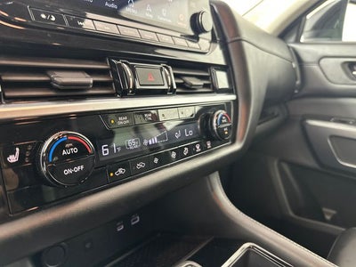 2022 Nissan Pathfinder SL Premium Package
