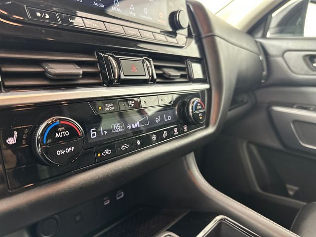 2022 Nissan Pathfinder SL Premium Package