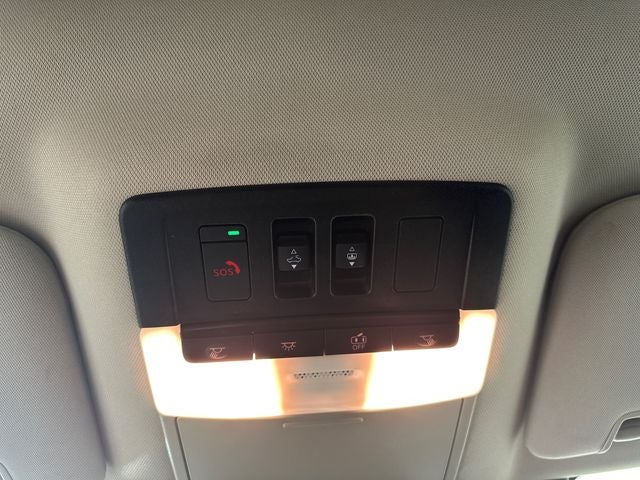 2022 Nissan Pathfinder SL Premium Package