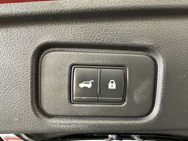 2022 Nissan Pathfinder SL Premium Package