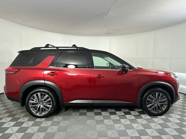 2022 Nissan Pathfinder SL Premium Package