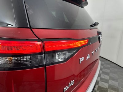 2022 Nissan Pathfinder SL Premium Package