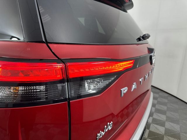 2022 Nissan Pathfinder SL Premium Package