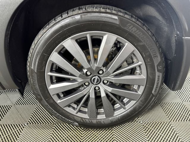 2022 Nissan Pathfinder SL Premium Package