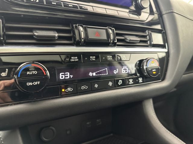 2023 Nissan Pathfinder SL Premium Package