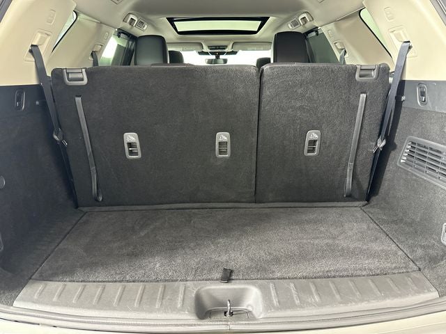 2023 Nissan Pathfinder SL Premium Package