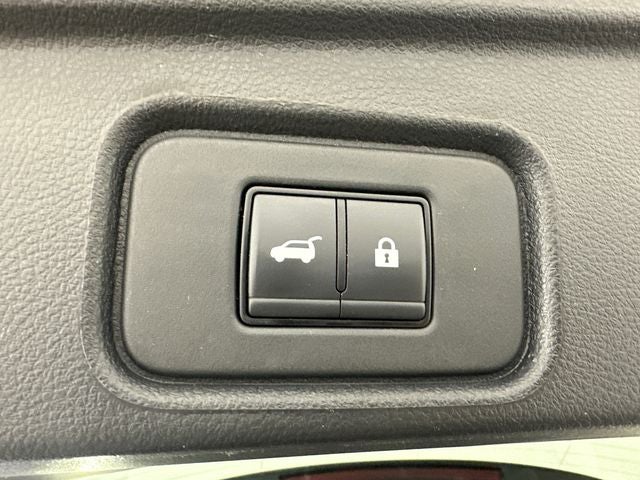 2023 Nissan Pathfinder SL Premium Package