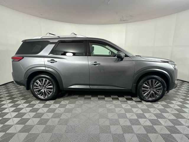 2023 Nissan Pathfinder SL Premium Package