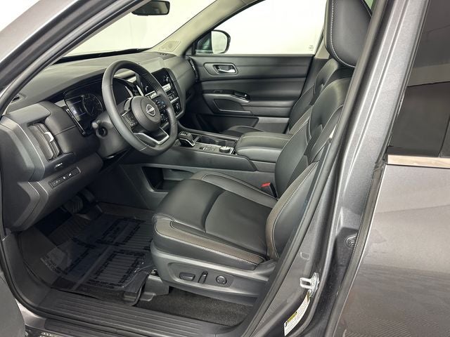 2023 Nissan Pathfinder SL Premium Package