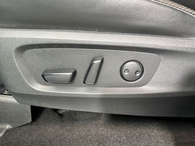 2023 Nissan Pathfinder SL Premium Package