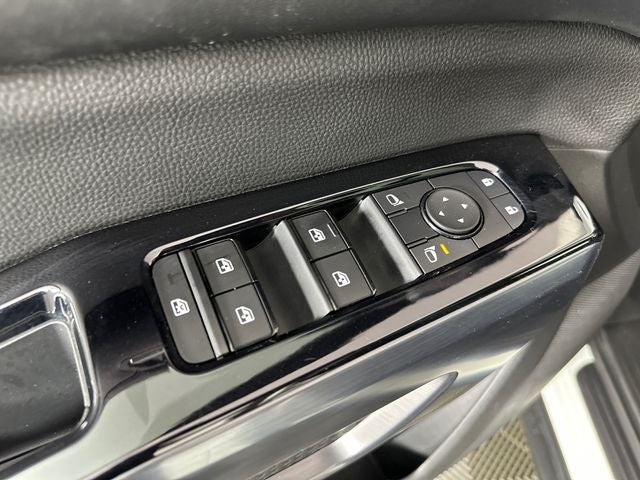 2023 Nissan Pathfinder SL Premium Package