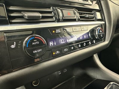 2023 Nissan Pathfinder SL Premium Package