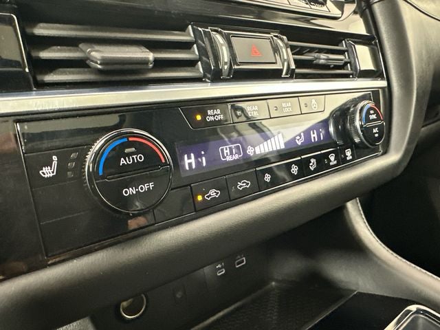 2023 Nissan Pathfinder SL Premium Package