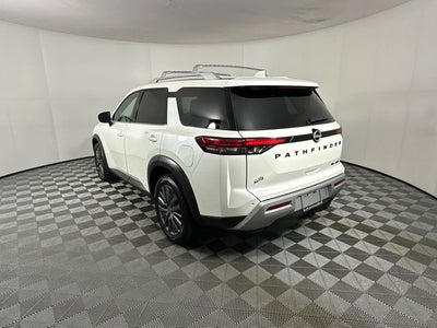 2023 Nissan Pathfinder SL Premium Package