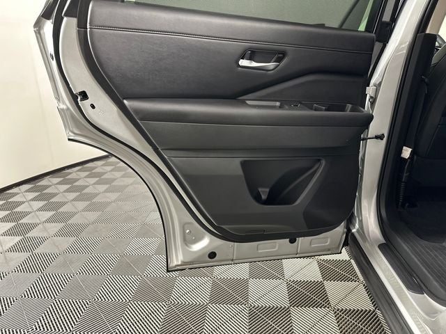 2023 Nissan Pathfinder SL Premium Package