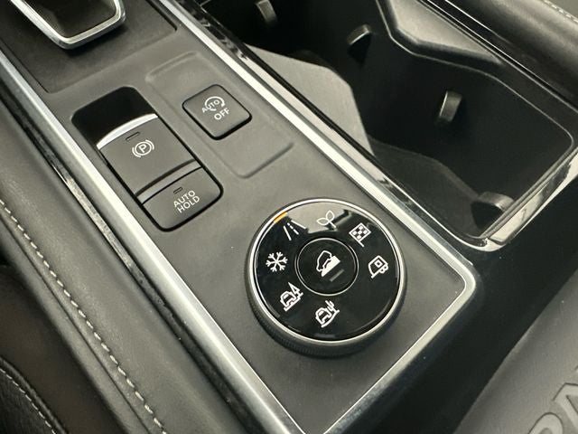 2023 Nissan Pathfinder SL Premium Package