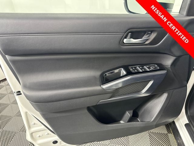 2023 Nissan Pathfinder SL Premium Package