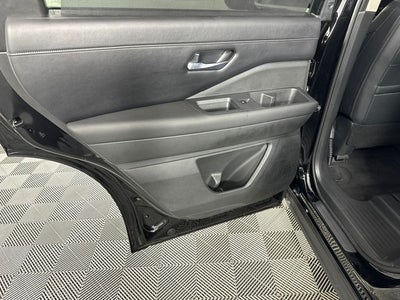 2023 Nissan Pathfinder SL Premium Package