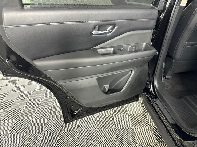 2023 Nissan Pathfinder SL Premium Package