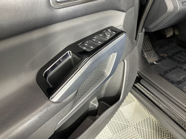 2023 Nissan Pathfinder SL Premium Package